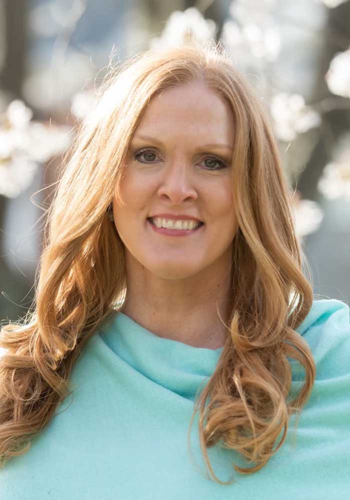 Dr Sara Squires